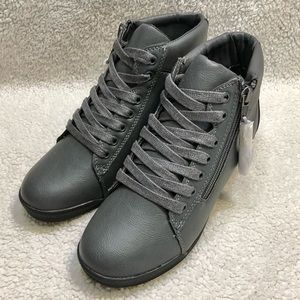NWOT Comfortview Glendaly sneaker bootie